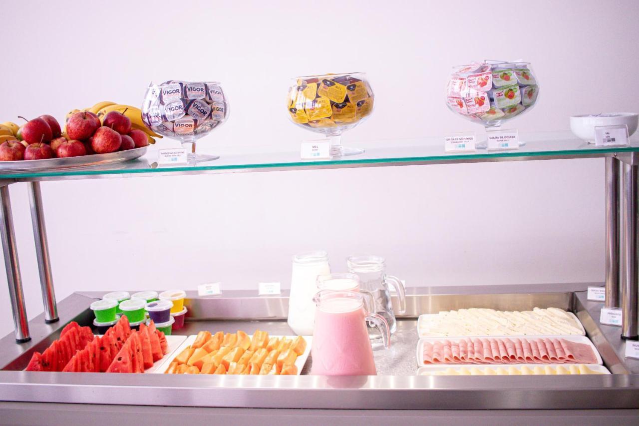 Hotel H2 Congonhas คองโกนญัส ภายนอก รูปภาพ A buffet with cold cuts